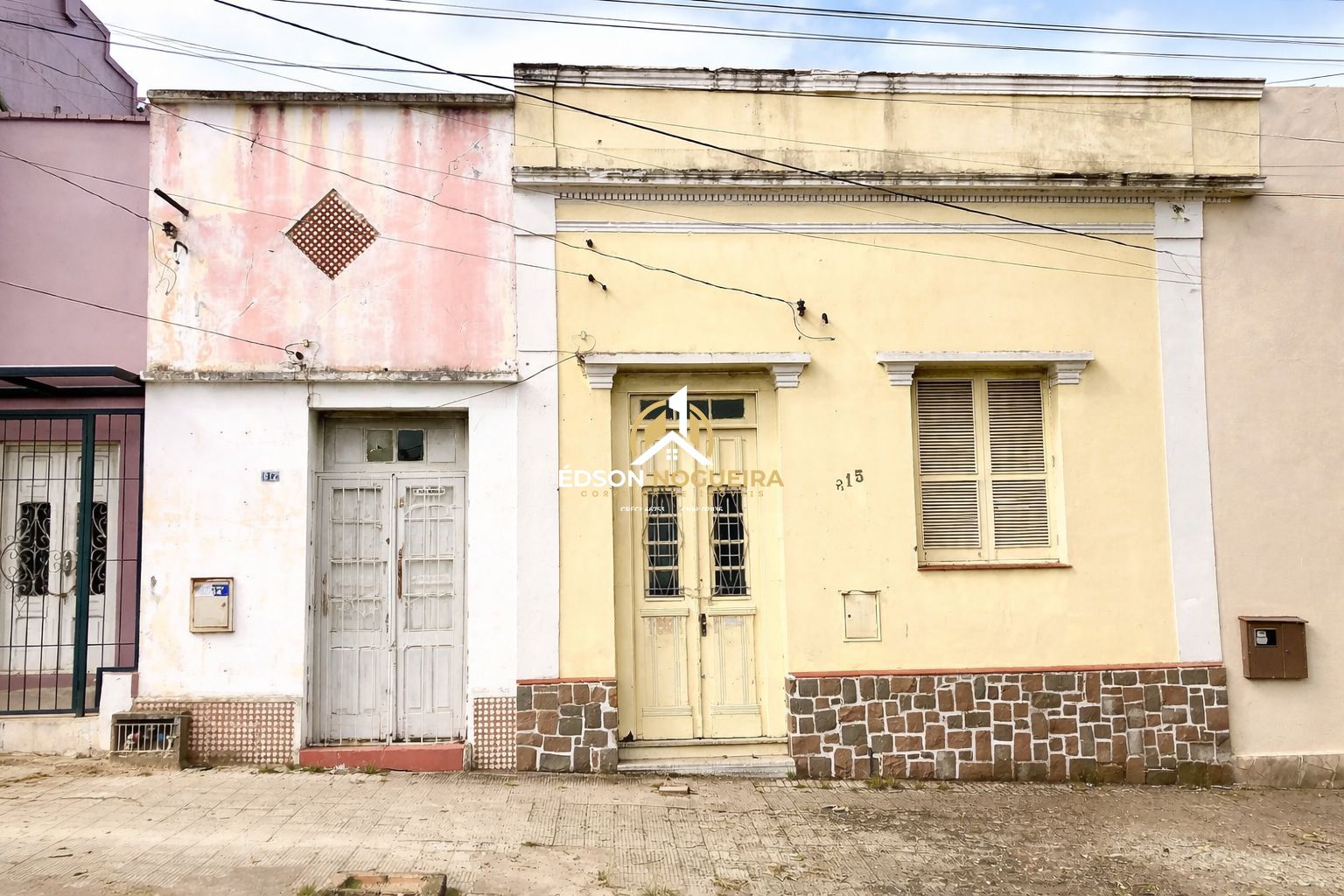 Imóvel a venda na Rua Caetano Gonçalves